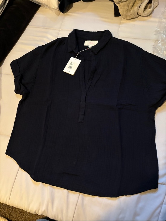 XiRENA Tops - XiRENA Navy Cruz Button-Front Top